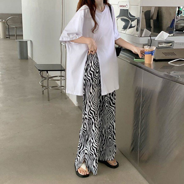 Pantaloni de dama cu animal print si talie inalta