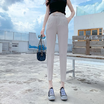 Дамски модерен панталон с колан и висока талия в черен и бял цвят 