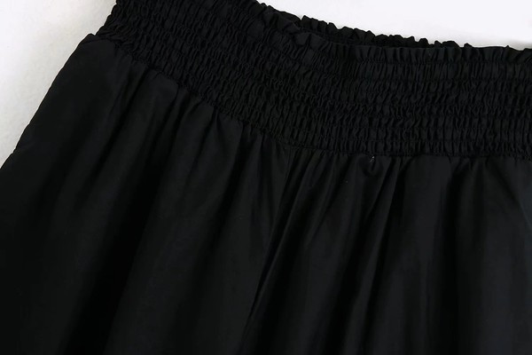 Pantaloni largi de dama cu talie elastica si broderie