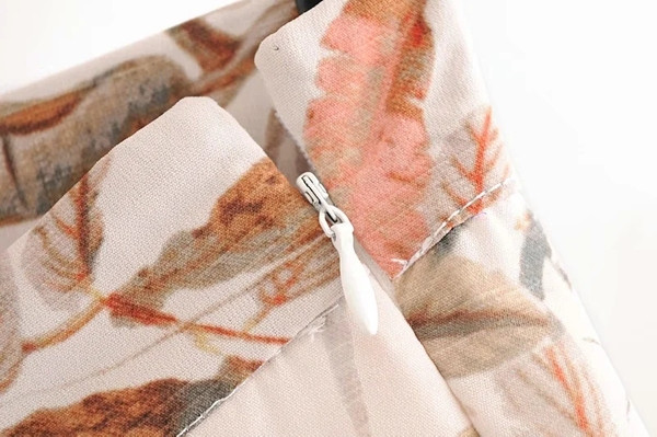 Дамски широк панталон с флорален десен за ежедневието