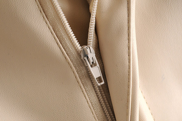 Pantaloni moderni din piele ecologica cu curea in mai multe culori