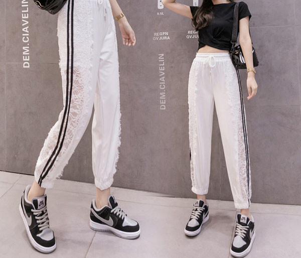 Pantaloni casual dama cu margini si dantela