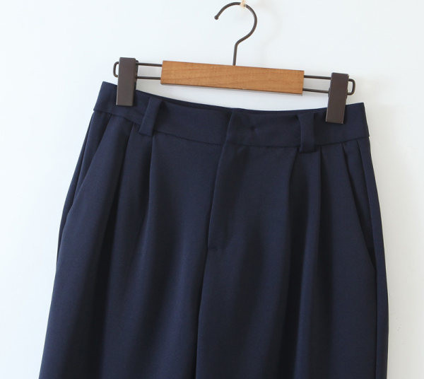 Pantaloni drepti casual cu bustiere și buzunare