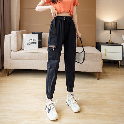 Pantaloni de dama cu buzunare si curea de culoare neagra