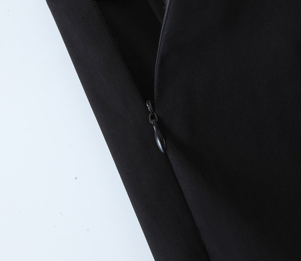 Дамски черен панталон с висока талия - широк модел