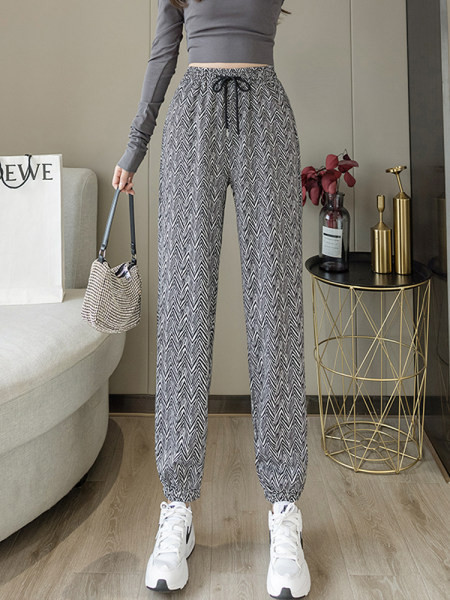 Pantaloni casual dama in dungi cu elastic si cravate