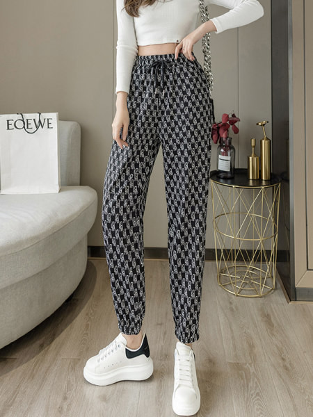 Pantaloni casual dama in dungi cu elastic si cravate
