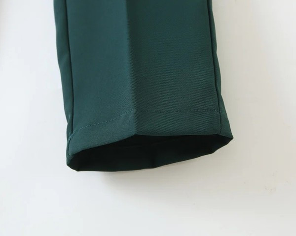 Ежедневни панталони с висока талия в зелен цвят