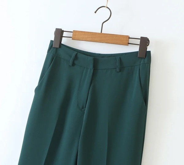 Ежедневни панталони с висока талия в зелен цвят