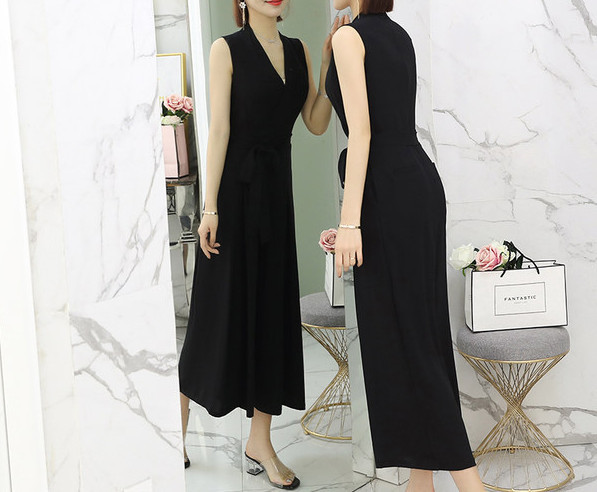 Salopetă lungă de damă cu decolteu spitz și curea