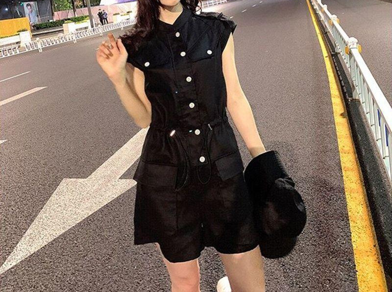 Salopeta de vara dama scurta cu nasturi si buzunare