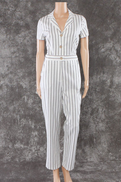 Model nou de salopetă de damă în dungi cu mâneci scurte