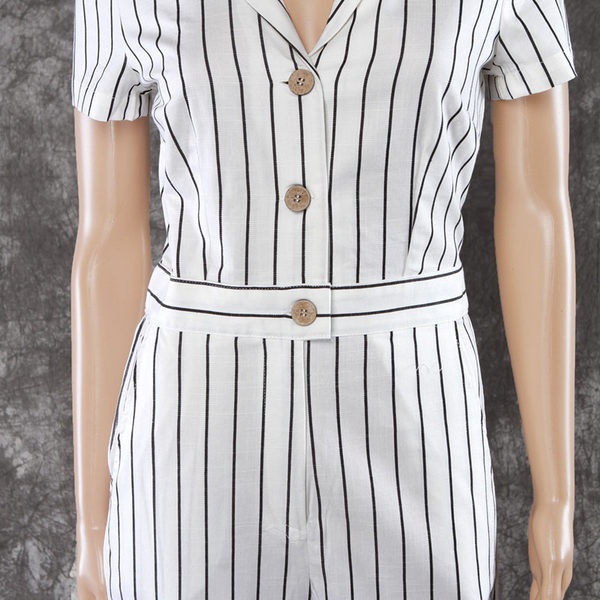 Model nou de salopetă de damă în dungi cu mâneci scurte