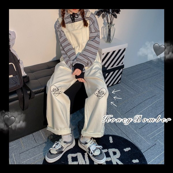 Salopeta de dama cu broderie in alb si negru