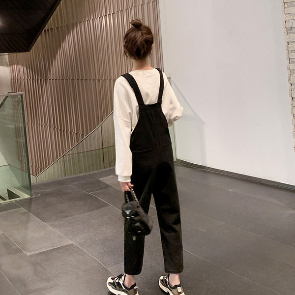 Salopetă casual de damă cu bretele din denim de culoare neagră