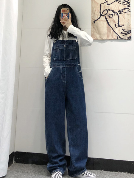 Salopetă largă din denim pentru femei, cu buzunare adânci și nasturi