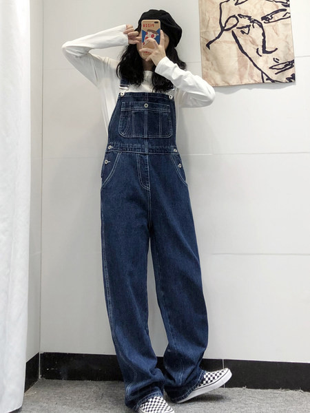 Salopetă largă din denim pentru femei, cu buzunare adânci și nasturi