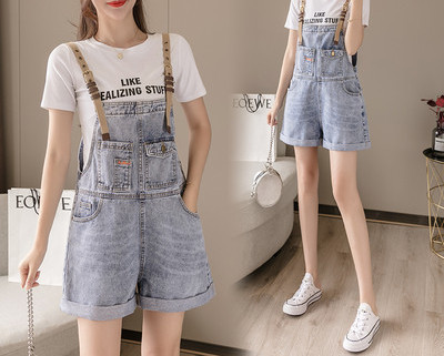 Pantaloni scurți casual de damă din denim în albastru