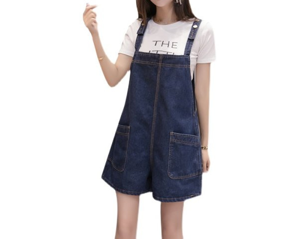 Pantaloni scurți casual de damă din denim în albastru