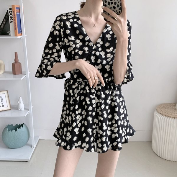 Salopeta de dama scurta cu maneci 3/4 si talie elastica