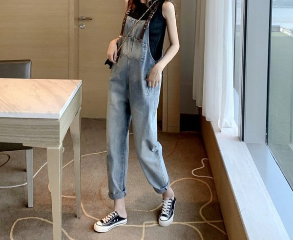 Νέο μοντέλο γυναικεία ολόσωμη φόρμας τζιν σε μπλε χρώμα