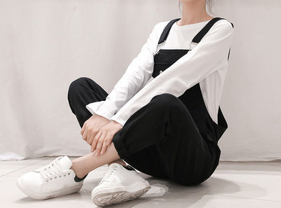 Salopeta casual dama cu iepure brodat