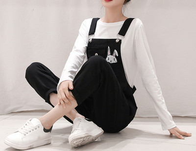 Salopeta casual dama cu iepure brodat