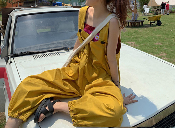 Salopeta dama casual cu bretele - model lat