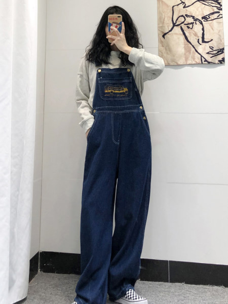 Salopeta de dama din denim cu broderie in albastru