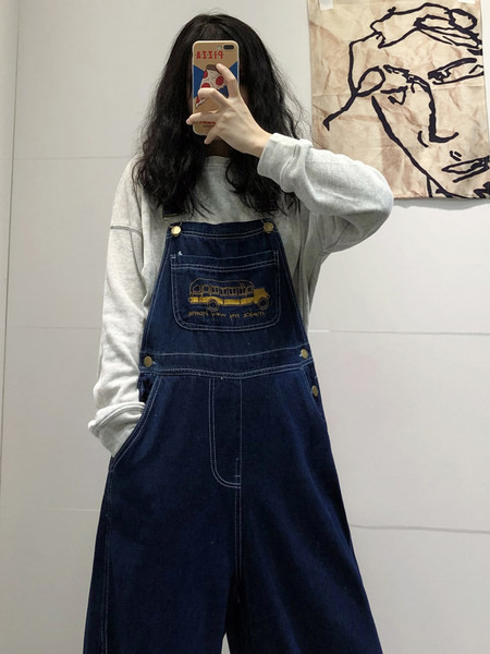 Salopeta de dama din denim cu broderie in albastru