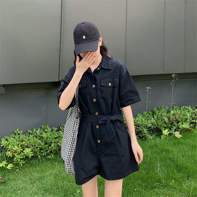 Salopeta scurta de dama cu nasturi si centura in talie