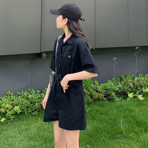 Salopeta scurta de dama cu nasturi si centura in talie