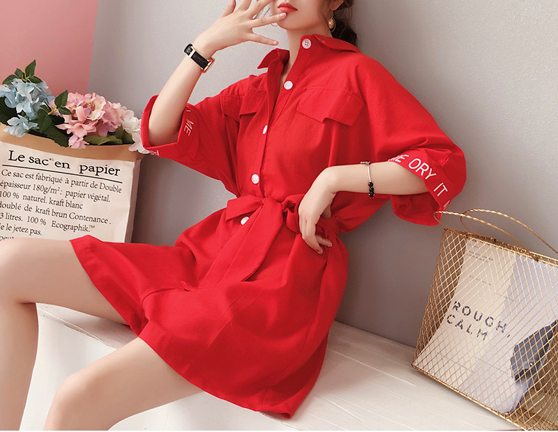 Camasa scurta de dama tip salopeta cu aplicatie pe spate