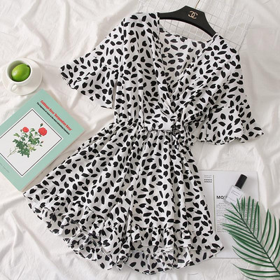 Salopetă colorată de damă cu mâneci scurte și motive florale