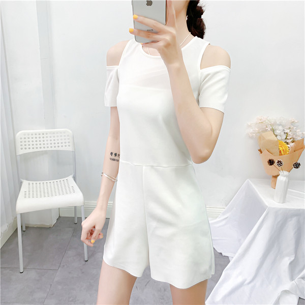 Νέο μοντέλο γυναικεία ολόσωμη φόρμα με γυμνούς ώμους και στρογγυλή λαιμόκοψη