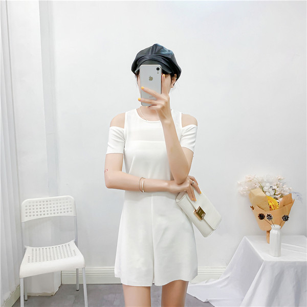 Νέο μοντέλο γυναικεία ολόσωμη φόρμα με γυμνούς ώμους και στρογγυλή λαιμόκοψη