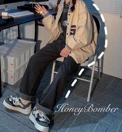 Salopeta dama cu nasturi si broderie