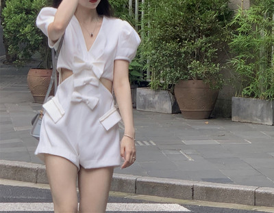 Νέο μοντέλο γυναικεία ολόσωμη φόρμα με λαιμόκοψη και κορδέλες