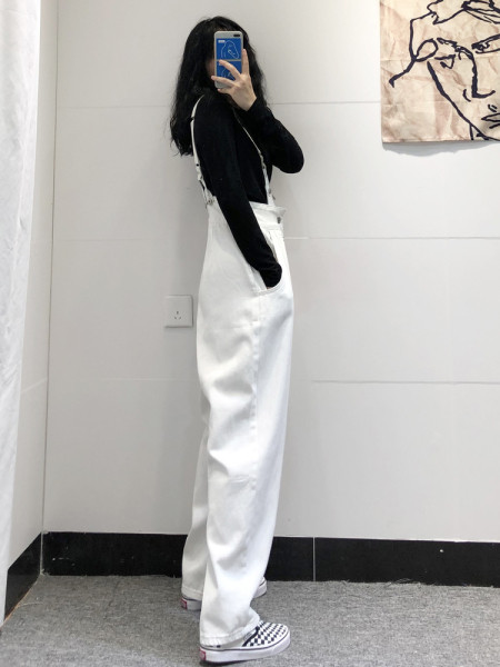 Salopetă elegantă de damă cu model drept pe un umăr