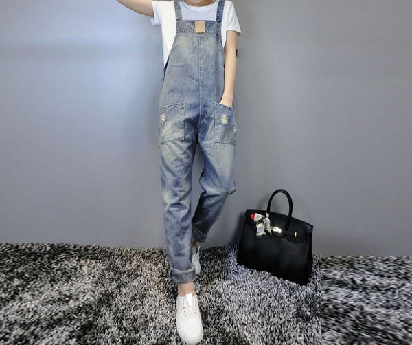 Salopeta de dama din denim cu buzunare