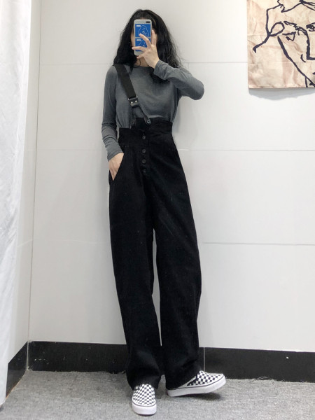 Νέο μοντέο γυναικεία ολόσωμη φόρμα με ένα λουράκι και κουμπιά