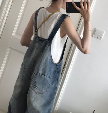 Salopeta de dama model nou din denim cu buzunare