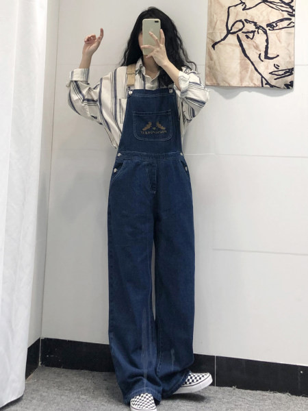 Γυναικείες ολόωμες φόρμες τζιν με τσέπες και τιραντάκια