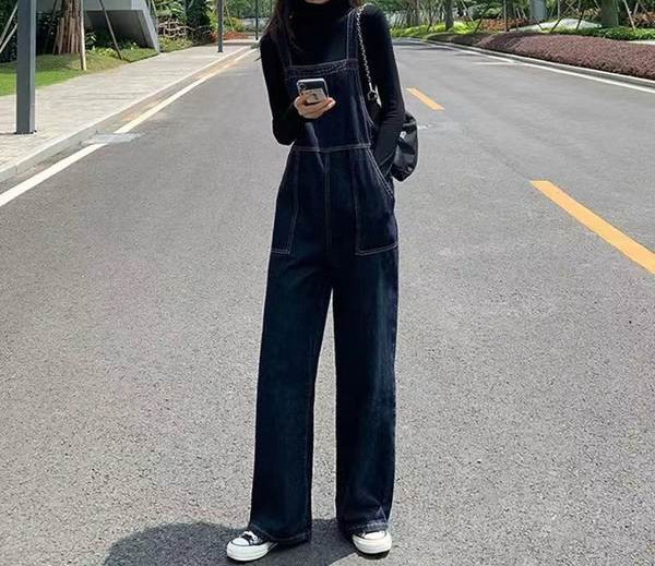 Salopetă curată pentru femei, cu buzunare adânci