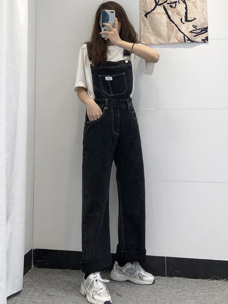 Salopetă casual de damă cu buzunare în albastru și negru