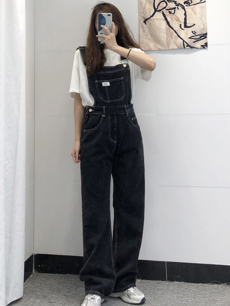 Salopetă casual de damă cu buzunare în albastru și negru