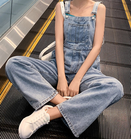 Salopeta de dama din denim cu buzunare - model lat