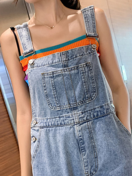 Salopeta de dama din denim cu buzunare - model lat