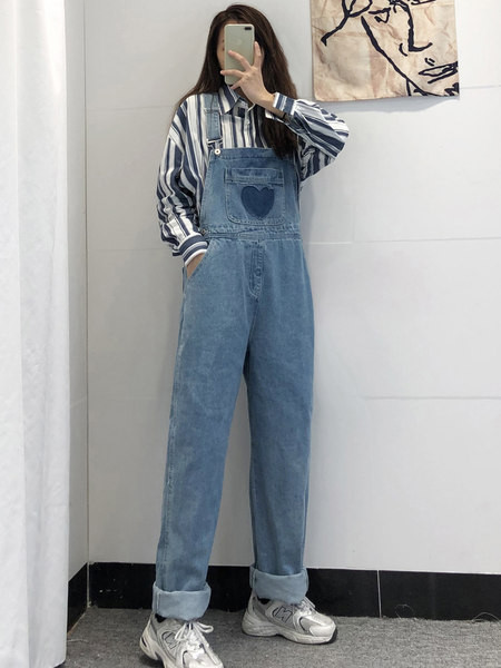 Salopeta casual de dama cu buzunare si bretele in albastru