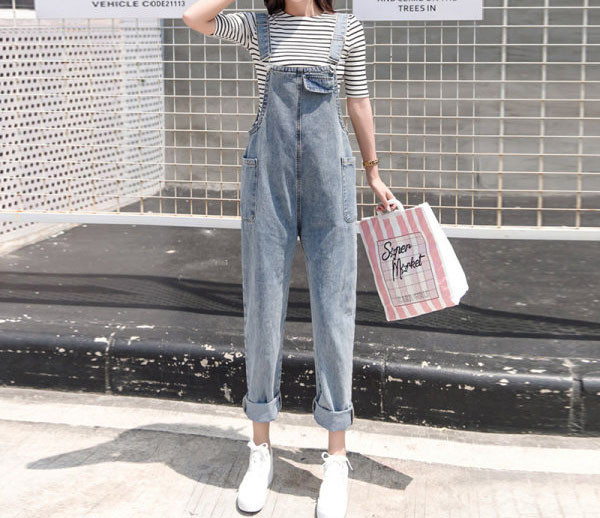 Salopeta de dama din denim cu buzunare - model lat